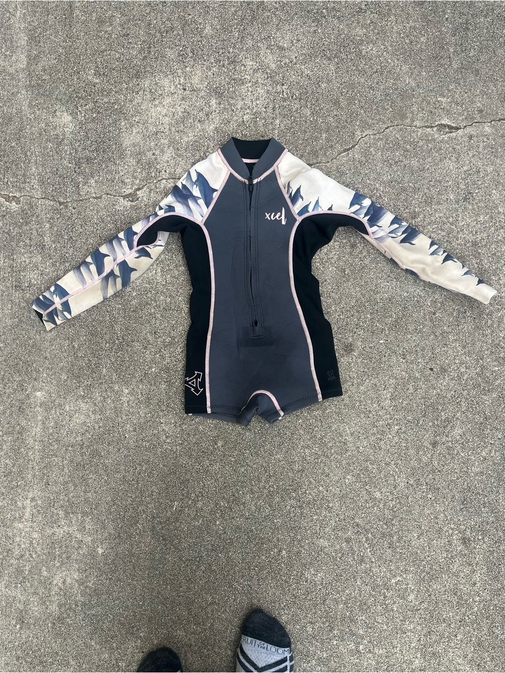 Xcel Ocean Ramsey Youth Springsuit Wetsuit Dolphin Pattern Kids Size 6